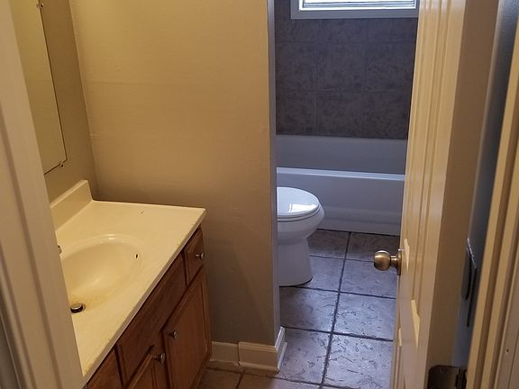 5th image of 2859 Baskin St