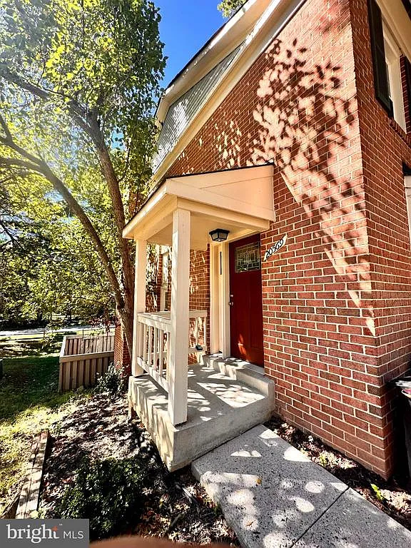 3 bed, 2.0 bath, 1440 sqft, $2,450 — Photo 4