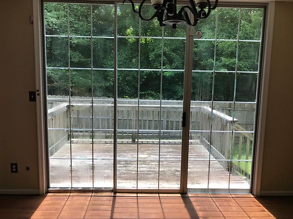 3rd image of 814 Greystone Trce