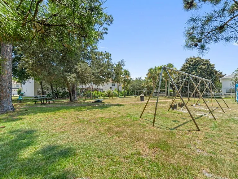 271 Twin Lakes Ln — Photo 31