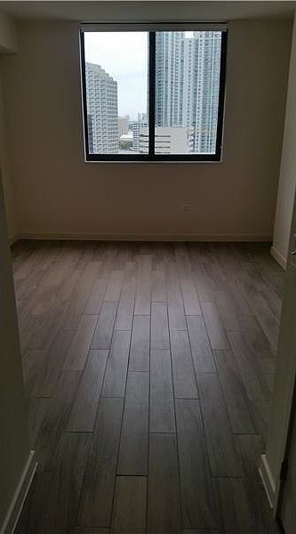 1st image of 999 SW 1st Ave APT 2010