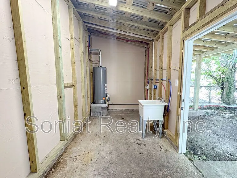 2632 Oreilly St — Photo 14