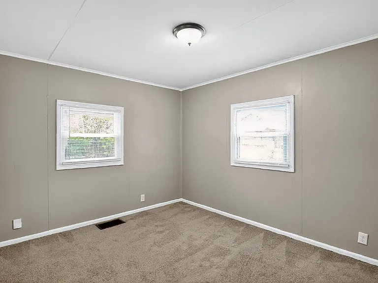 2343 Saint Peter St — Photo 10