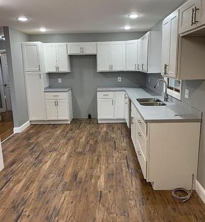 5th image of 1001 Belmont St