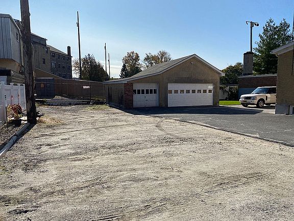 4th image of 432 W William St