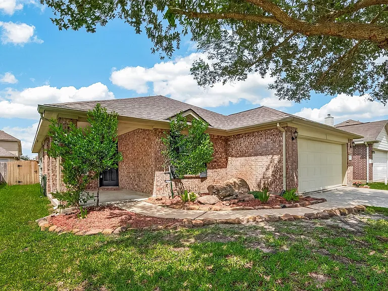 25223 Clover Ranch Dr — Photo 2