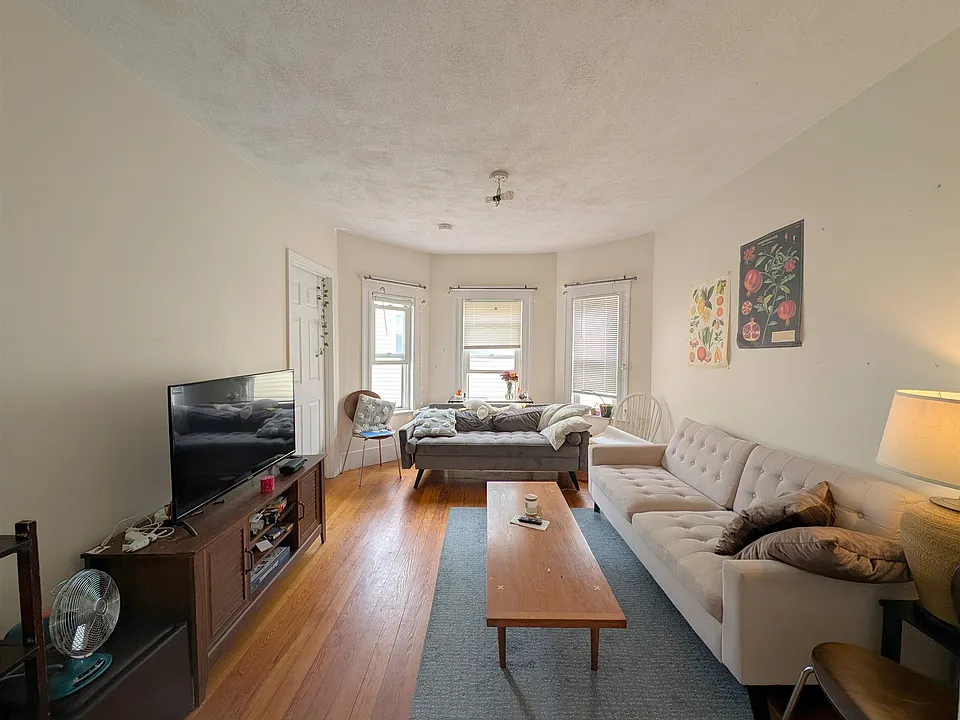 298 Boston Ave #3