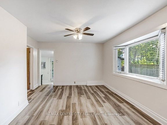 4th image of 78 Stuart St