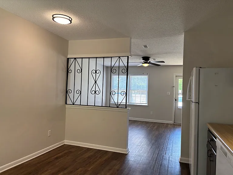 Small eat in kitchen area