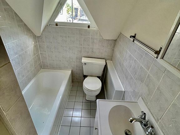 2nd image of 458 Broadway #3