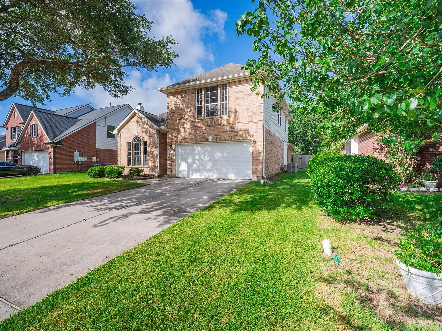 3 bed, 2.5 bath, 2298 sqft, $2,550 — Photo 3