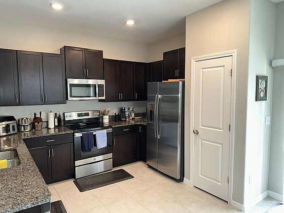 5th image of 9637 Pembrooke Pines Dr