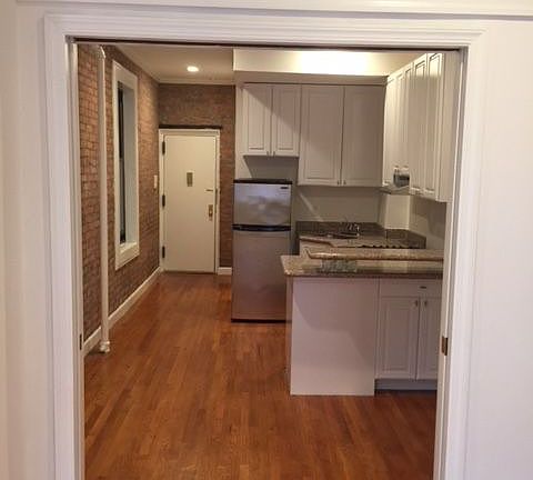 4th image of 156 E 2nd St APT 11