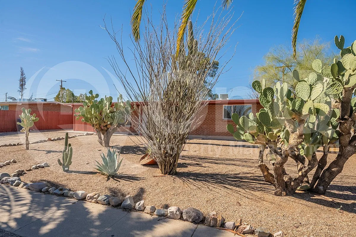 4 bed, 2.0 bath, 1500 sqft, $1,795 — Photo 3