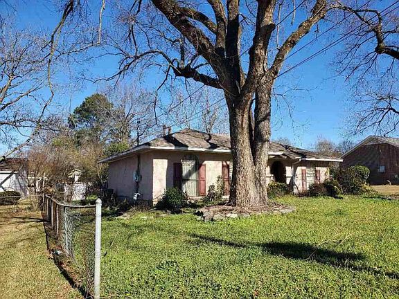 4th image of 1309 Zephyr Hills Dr
