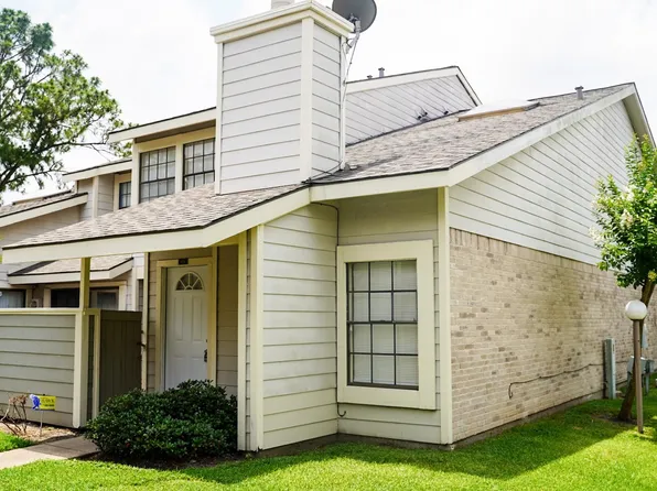 11881 Bob White Dr APT 828, Houston, TX 77035