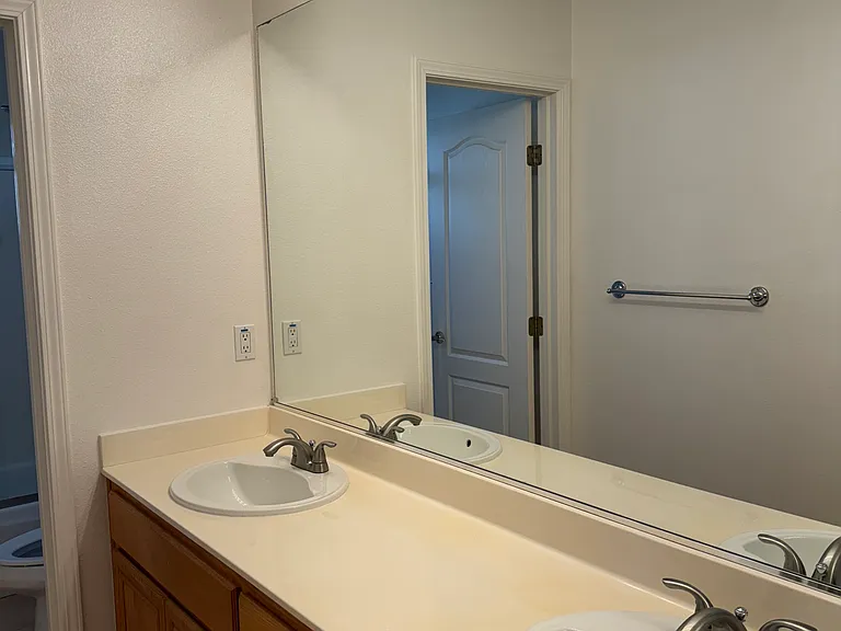323 Lower Vintners Cir — Photo 13