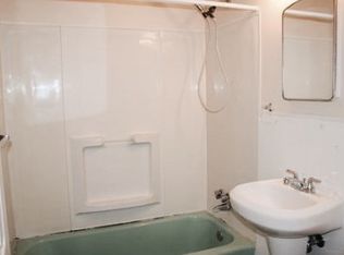 877 Grapevine Rd, Sandston, VA 23150