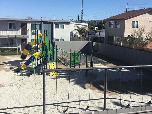 4th image of 667 Emerald Ave APT M