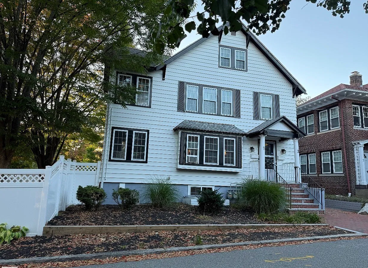 4 bed, 3.0 bath, 2314 sqft, $8,500 — Photo 1