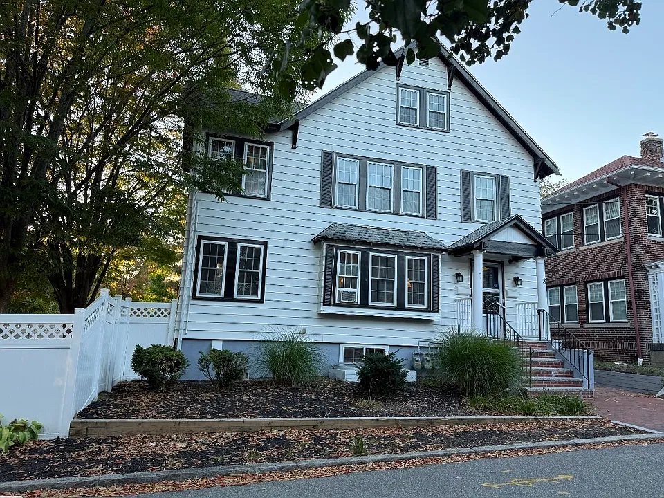 13 Longfellow Rd #2