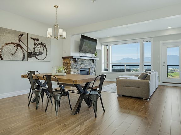4th image of 6026 Lindeman St #92