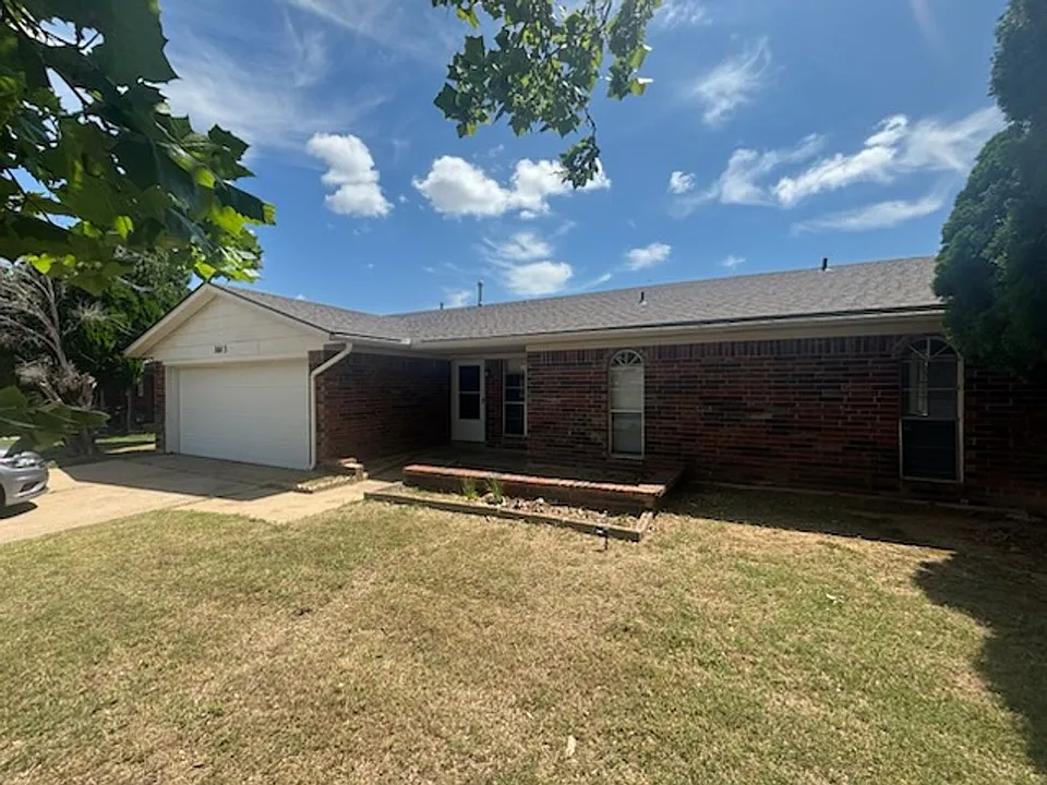 1613 NW 81st St