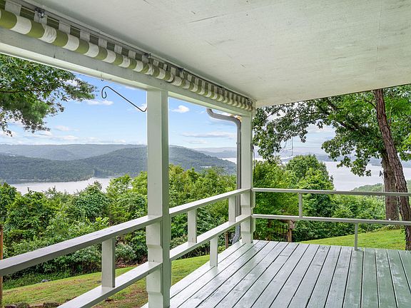 2nd image of 433 Wood Ridge Drive