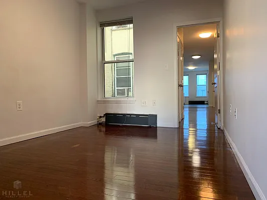 Rented by Hillel Realty Group | media 7