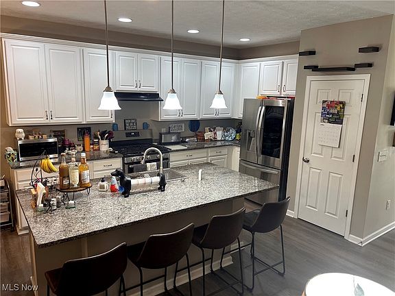 5th image of 278 Oakview Cir