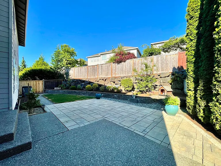 1921 NE 34th Pl — Photo 35