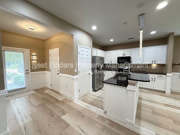 5th image of 7028 Beauhaven Ct