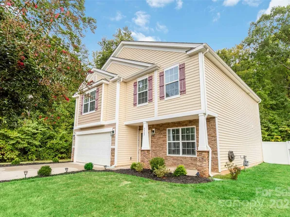 5507 Amber View Ct, Charlotte, NC 28216