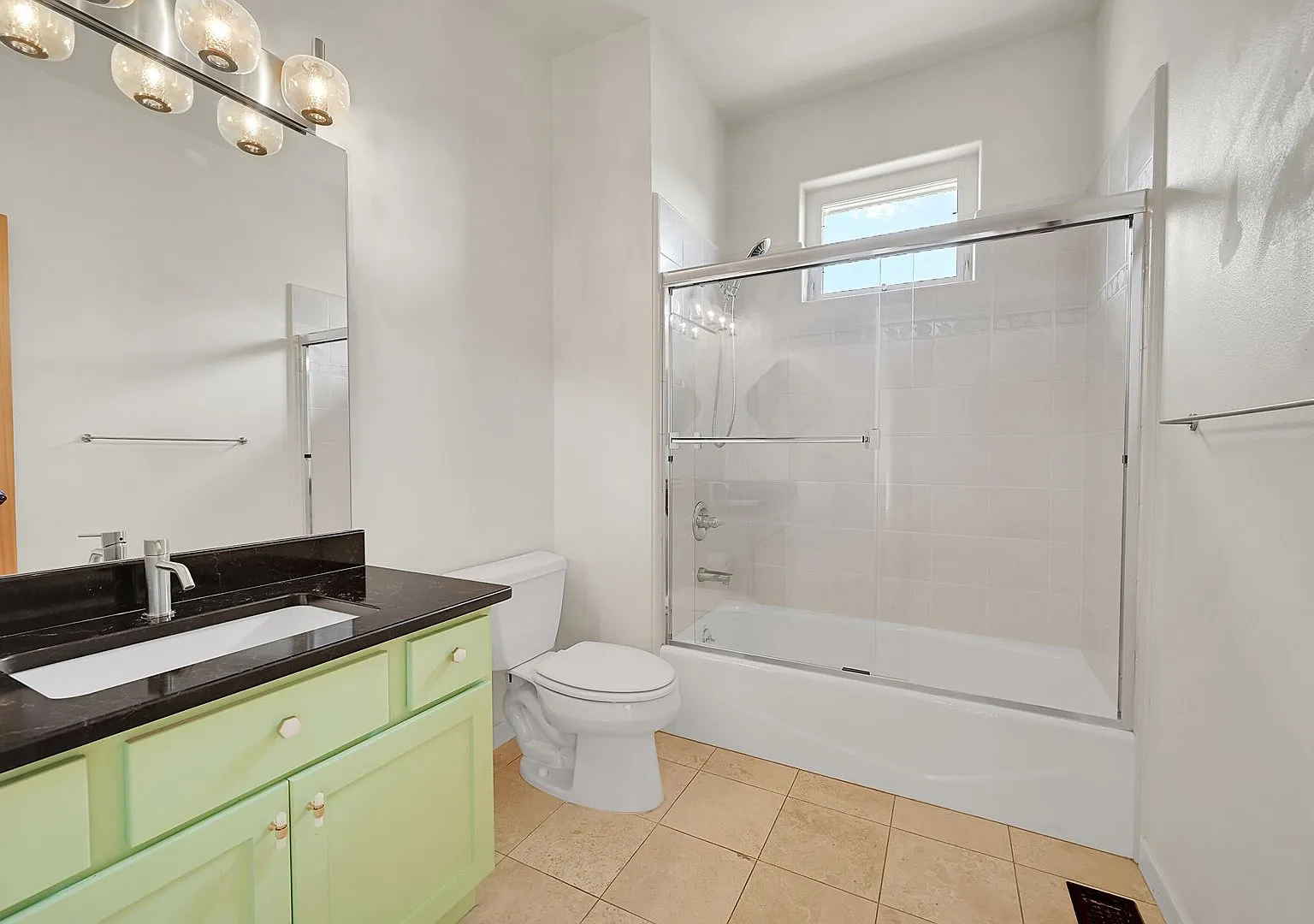 4 bedroom, 3 bath with separate ADU — Photo 4