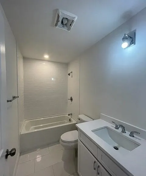 1686 Litchfield Tpke #B — Photo 16