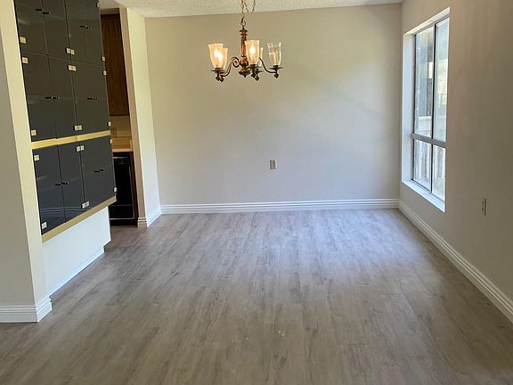 3rd image of 286 Oakleaf Dr #286
