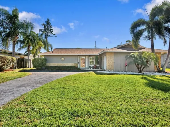 5072 43rd St S, Saint Petersburg, FL 33711