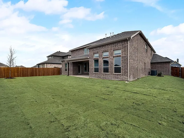 412 Winding Creek Ln — Photo 25
