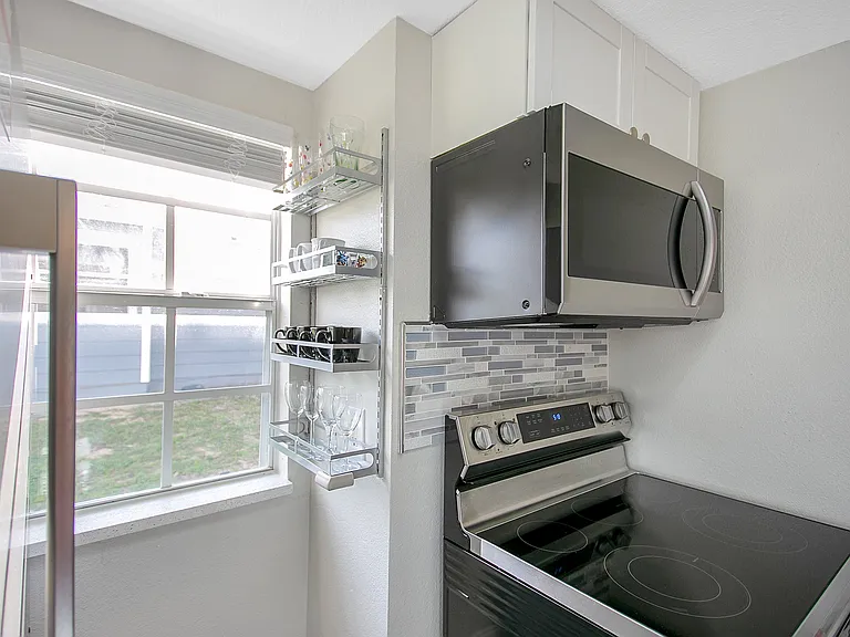 141 Coco Plum Dr — Photo 9