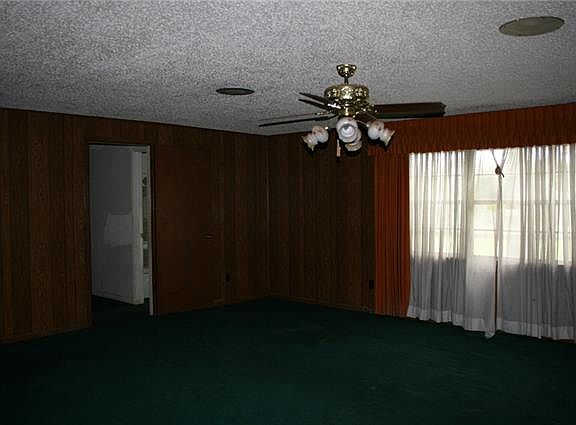 5th image of 1600 Avenue E