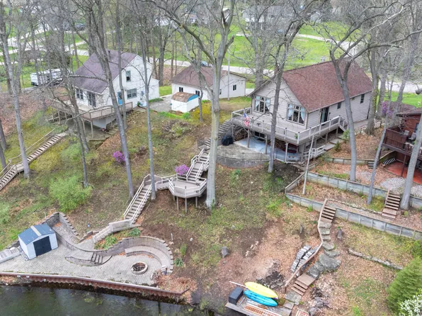 10941 Woodbrook Dr, Cement City, MI 49233