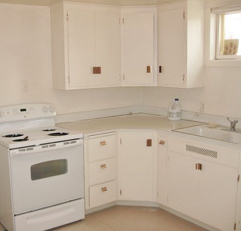 2nd image of 641 Avenue D