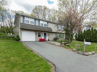 31 Blueberry Hill Rd, Woburn, MA 01801