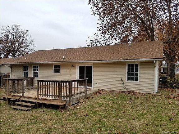 5th image of 404 Parkview Dr