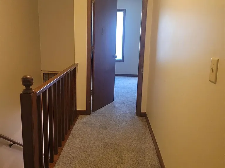 1208 Huntsman Ct — Photo 9
