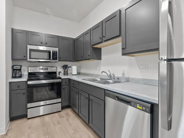 1360 American Dr, Neenah, WI 54956