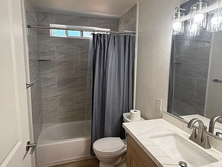 1211 E Appleton St — Photo 11