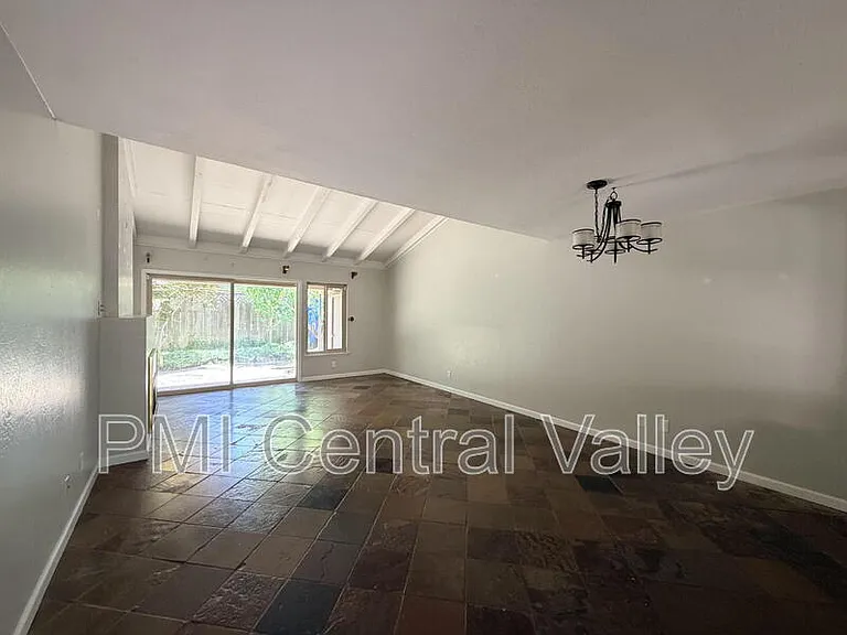 3440 W Benjamin Holt Dr — Photo 9