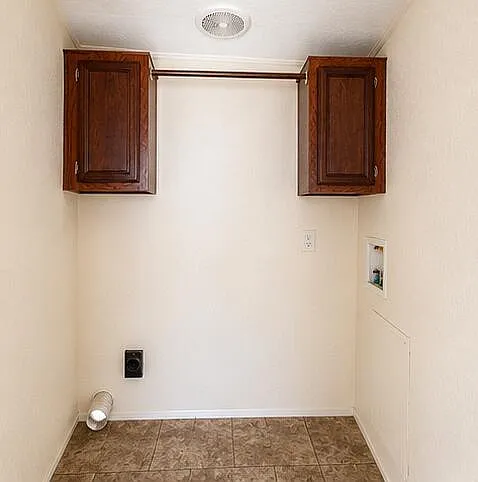 402 SW 12th St — Photo 9
