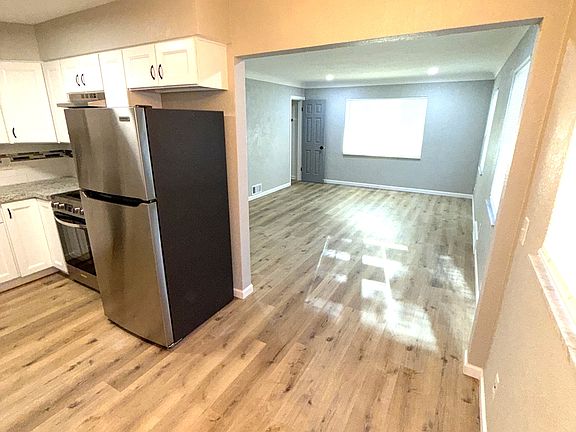 2nd image of 3640 Douglas Rd APT 4